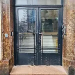 Square Apartment