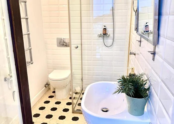 Square Apartment