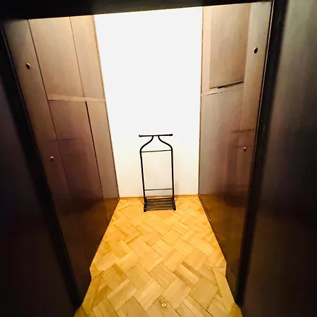 Square Бухарест